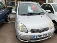 Begagnad Toyota Yaris 85 HK (62 kW) 2004 Silver Halvkombi