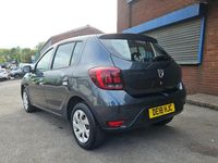 Używany Dacia Sandero Ambiance 2018 Szary Hatchback