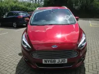 Used Ford S-MAX Titanium 165 HP (121 kW) 2019 Red MPV
