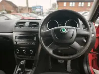 Usado Skoda Yeti 105 HP (77 kW) 2013 Vermelho SUV