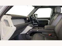 Używany Land Rover Defender SE Dynamic 250 KM (183 kW) 2024 Biały SUV