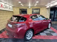 Used Lexus CT200h 134 HP (98 kW) 2012 Red Hatchback