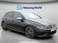Second-hand VW Golf VIII R 320 CP (235 kW) 2024 Negru Hatchback