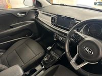 Używany Kia Rio 100 KM (73 kW) 2019 Czerwony Hatchback