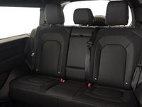 Used Land Rover Defender HSE Dynamic 249 HP (183 kW) 2023 Santorini black SUV