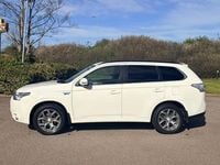 Used Mitsubishi Outlander P-HEV 2015 White Estate