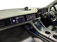 Begagnad Porsche Taycan 500 kW (680 HK) 2020 Vit Sedan