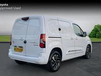 New Toyota Proace City City 100 kW (136 HP) 2025 White MPV