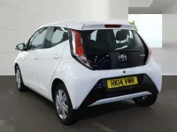 Used Toyota Aygo x-press 2014 White Hatchback