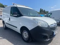 Used Vauxhall Combo 95 HP (69 kW) 2017 White MPV