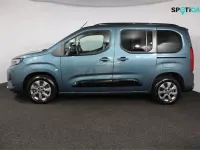 Begagnad Vauxhall Combo Ultimate 100 kW (136 HK) 2024 Blå Minibuss