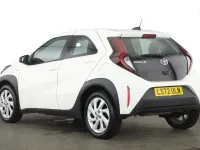 Used Toyota Aygo X X-pure 72 HP (52 kW) 2022 White SUV