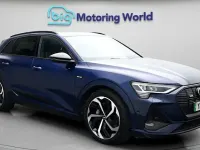Usado Audi e-tron Black Edition 230 kW (313 HP) 2021 Azul SUV