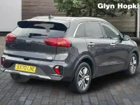 Używany Kia Niro 141 KM (103 kW) 2020 Szary SUV
