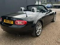 Usado Mazda MX5 161 HP (118 kW) 2011 Preto Cabrios