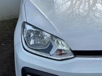 Used VW up! Beats 90 HP (66 kW) 2018 White Hatchback