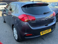 Usado Kia Ceed 133 HP (97 kW) 2014 Prateado Citadino