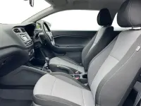 Used Hyundai i20 SE 100 HP (73 kW) 2017 White Hatchback
