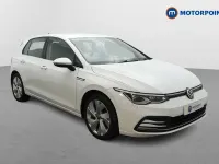 Begagnad VW Golf VII Style 2020 Vit Halvkombi