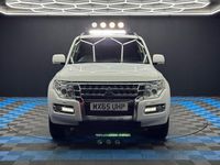 Used Mitsubishi Shogun 2015 White SUV