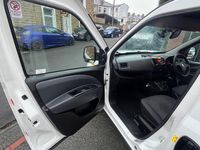 Used Fiat Doblò 95 HP (69 kW) 2018 White MPV