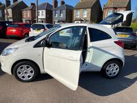 Używany Ford Ka 69 KM (50 kW) 2012 Biały Hatchback