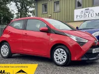 Used Toyota Aygo X-play 72 HP (52 kW) 2019 Red Hatchback