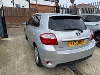 Used Toyota Auris Hybrid 136 HP (100 kW) 2011 Silver Hatchback