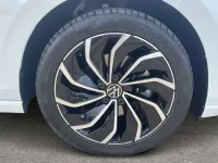 Second-hand VW Golf VIII Edition 147 CP (108 kW) 2023 Alb Hatchback