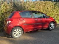Used Toyota Yaris Multidrive S 101 HP (74 kW) 2012 Red Hatchback