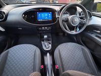 Used Toyota Aygo X 72 HP (52 kW) 2024 White SUV