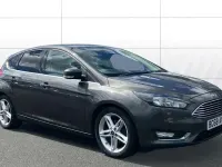 Usado Ford Focus Titanium 120 CV (88 kW) 2017 Gris Utilitario