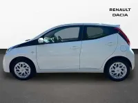 Used Toyota Aygo X-play 72 HP (52 kW) 2019 White Hatchback