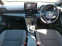 Used Toyota Yaris Hybrid Design 116 HP (85 kW) 2023 Blue Estate