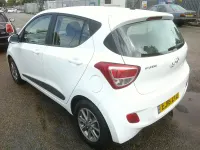 Used Hyundai i10 Premium 67 HP (49 kW) 2016 White Hatchback