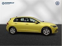 Second-hand VW Golf VIII Life 147 CP (108 kW) 2020 Galben Hatchback