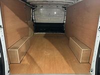 Used Vauxhall Vivaro 115 HP (84 kW) 2015 White MPV