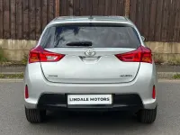 Used Toyota Auris Plus 90 HP (66 kW) 2014 Silver Hatchback