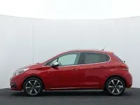 Used Peugeot 208 82 HP (60 kW) 2019 Red Hatchback