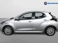 Używany Toyota Yaris Hybrid 2021 Srebrny Hatchback