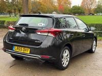 Used Toyota Auris 116 HP (85 kW) 2015 Black Hatchback
