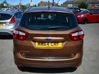 Usado Ford C-MAX Zetec 125 HP (91 kW) 2015 Castanho Monovolume