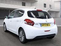 Used Peugeot 208 Allure 82 HP (60 kW) 2017 White Hatchback