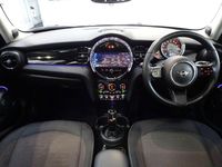Used Mini Cooper Classic 136 HP (100 kW) 2022 Red Hatchback