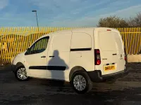 Used Citroën Berlingo 90 HP (66 kW) 2016 White MPV