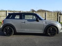 Używany Mini Cooper Hatch 136 KM (100 kW) 2019 Szary Hatchback