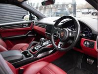 Used Porsche Cayenne Turbo 542 HP (398 kW) 2019 Grey SUV