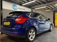 Used Ford Focus Zetec 105 HP (77 kW) 2014 Blue Hatchback