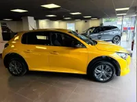Used Peugeot e-208 Allure Premium 100 kW (136 HP) 2022 Yellow Hatchback