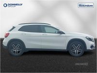 Used Mercedes GLA180 Urban 122 HP (89 kW) 2019 White SUV